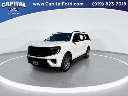 Certified 2025 Ford Expedition Max Active AWD/4WD image 4