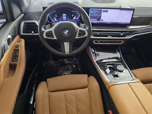 Used 2025 BMW X5 xDrive40i w/ M Sport Package image 13