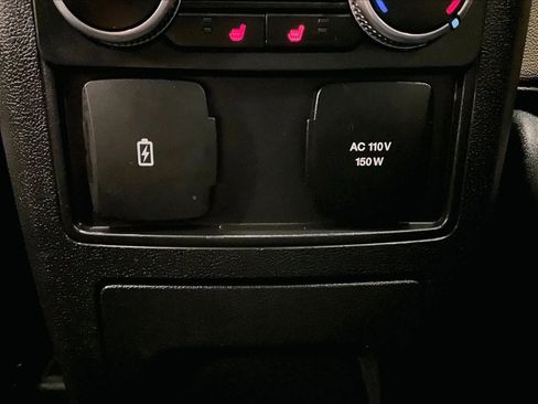 Used 2023 Ford Explorer Limited w/ Limited Technology Package image 28