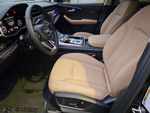 Certified 2025 Audi Q7 2.0T Premium w/ Convenience Plus Package image 11