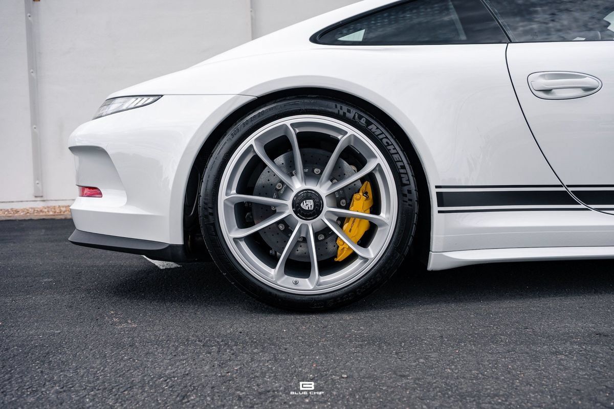 Used 2016 Porsche 911 R RWD image 15