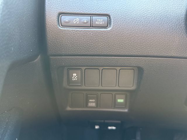 Used 2017 Nissan Rogue Sport SV AWD/4WD image 29