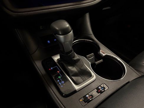 Used 2016 Toyota Highlander Limited image 21