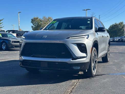 Used 2025 Buick Enclave Sport Touring image 2