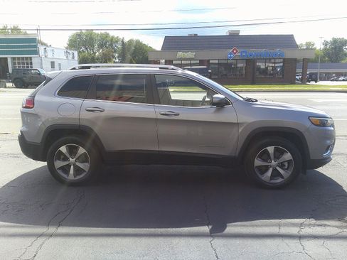 Used 2021 Jeep Cherokee Limited image 6