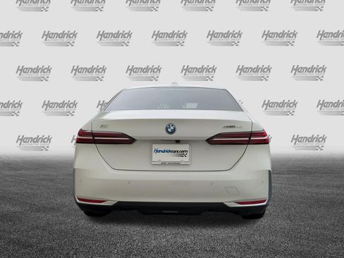 Used 2026 BMW i5 M60 w/ Premium Package RWD image 9