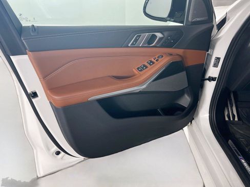 Used 2024 BMW X5 M60i AWD/4WD image 18