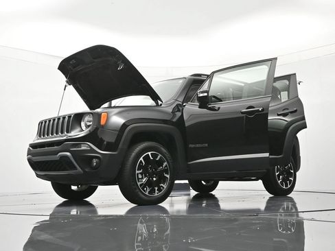 Used 2023 Jeep Renegade Latitude AWD/4WD image 48
