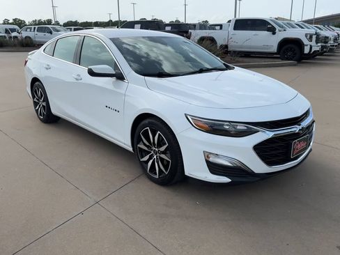 Used 2023 Chevrolet Malibu RS FWD image 3