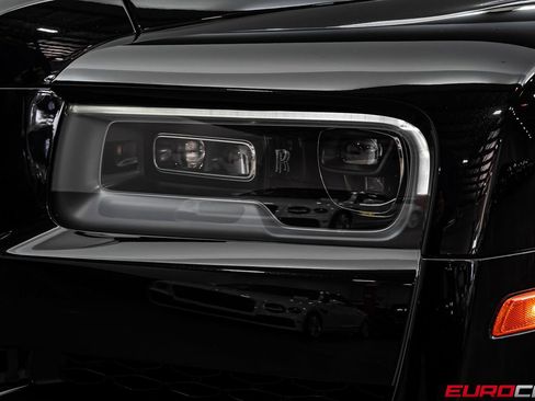 Used 2020 Rolls-Royce Cullinan Black Badge AWD/4WD image 12