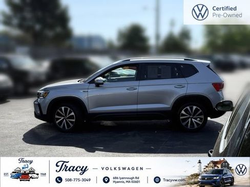 Certified 2023 Volkswagen Taos SE w/ Panoramic Sunroof Package AWD/4WD image 5