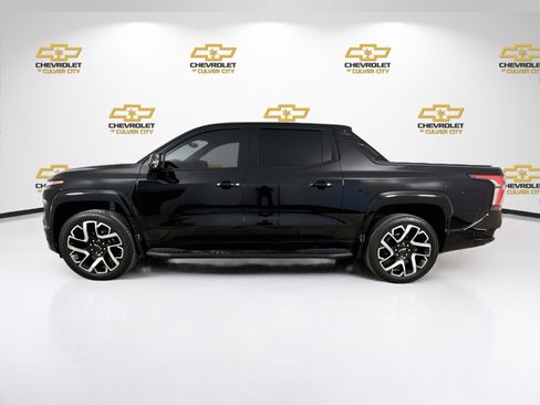 Used 2024 Chevrolet Silverado EV RST AWD/4WD image 5