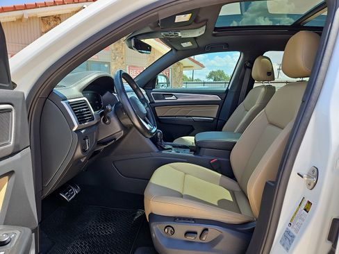 Used 2020 Volkswagen Atlas Cross Sport SEL R-Line w/ Cross Sport MDO Package FWD image 10