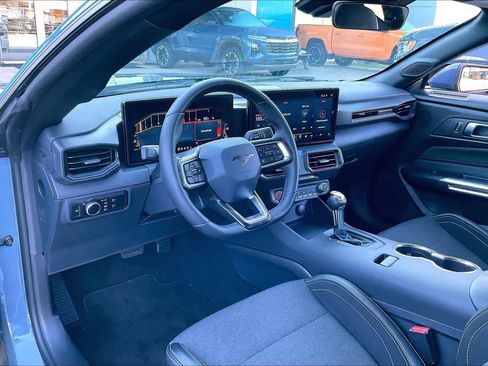 Used 2025 Ford Mustang Coupe image 15