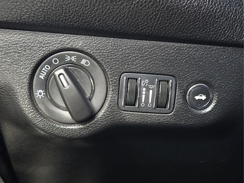 Used 2023 Dodge Challenger SXT RWD image 12
