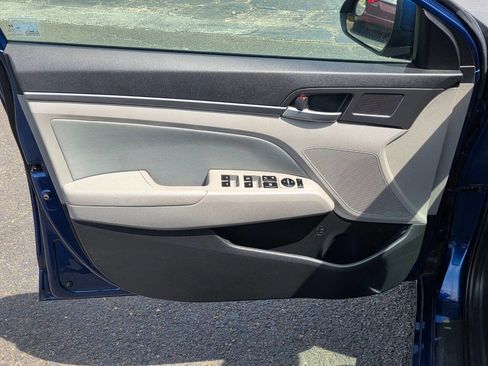 Used 2017 Hyundai Elantra SE FWD image 10