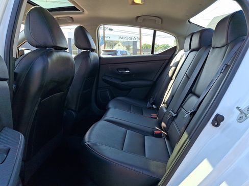 Certified 2023 Nissan Sentra SR w/ SR Premium Package FWD image 9