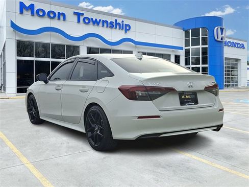 Used 2025 Honda Civic Sport image 4