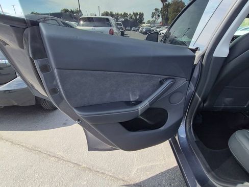 Used 2024 Tesla Model Y Long Range image 22