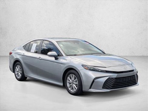 Used 2025 Toyota Camry LE w/ Convenience Package FWD image 3