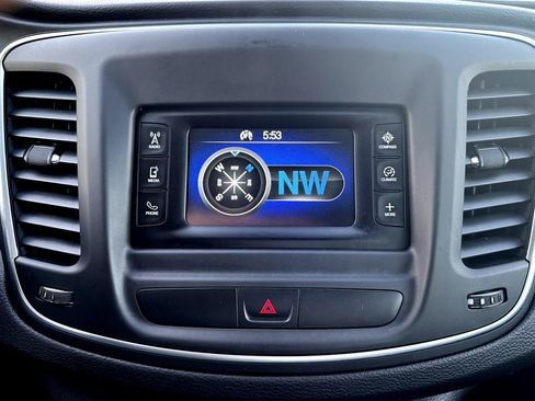 Used 2015 Chrysler 200 Limited w/ Convenience Group image 14