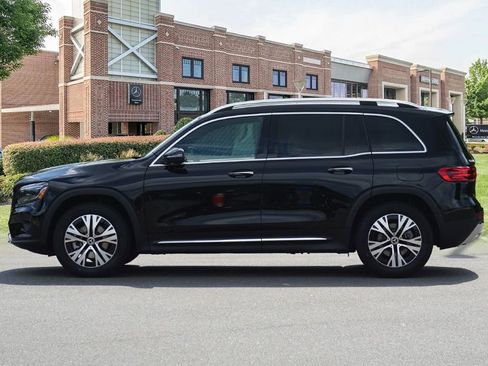 New 2025 Mercedes-Benz GLB 250 4MATIC image 8