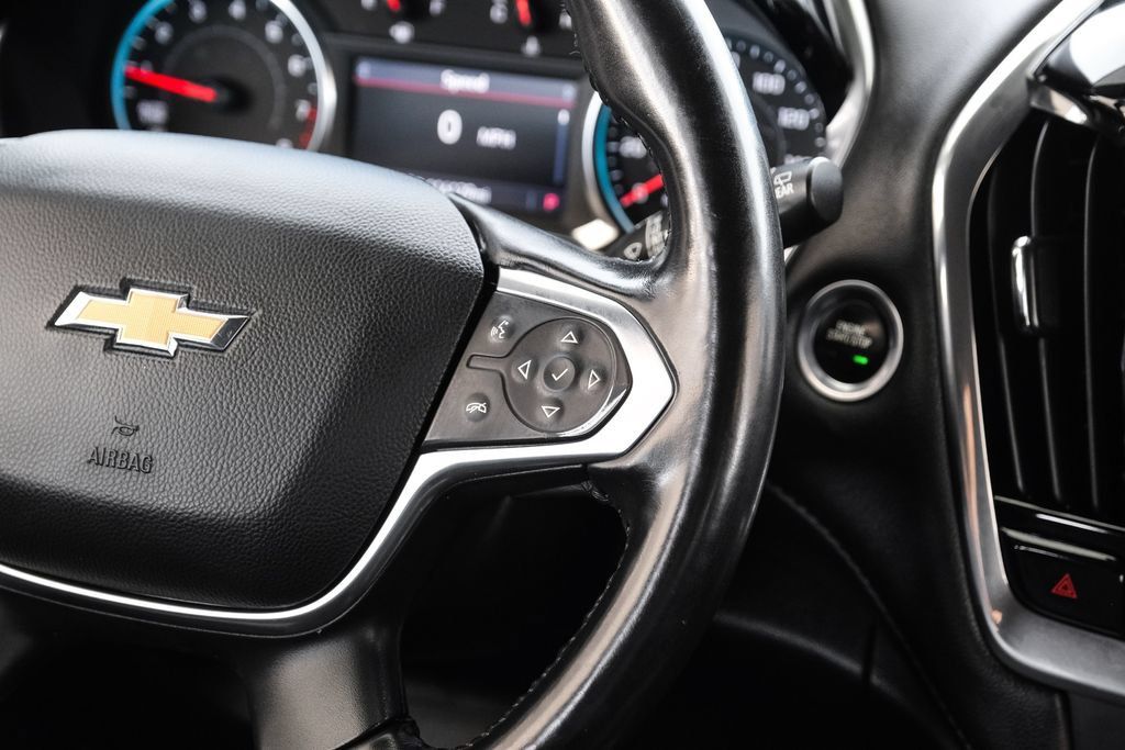 Used 2022 Chevrolet Traverse LT FWD image 14