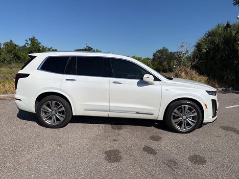 Used 2022 Cadillac XT6 Premium Luxury w/ Technology Package FWD image 1