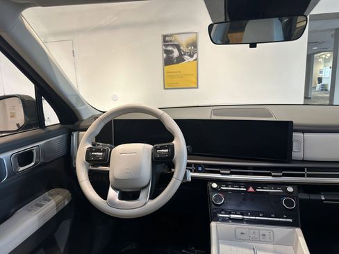 Used 2025 Hyundai Santa Fe SEL image 36
