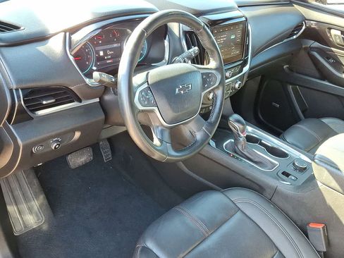 Used 2023 Chevrolet Traverse RS AWD/4WD image 16