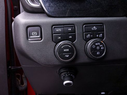 Used 2023 Chevrolet Silverado 1500 LT Trail Boss image 3