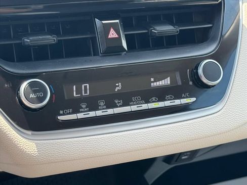 Used 2025 Toyota Corolla LE FWD image 20