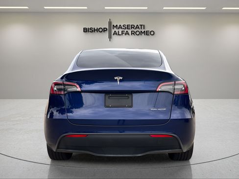 Used 2022 Tesla Model Y Long Range AWD/4WD image 4