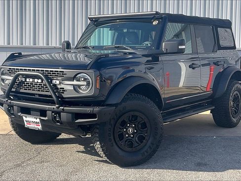 Used 2021 Ford Bronco Badlands image 2