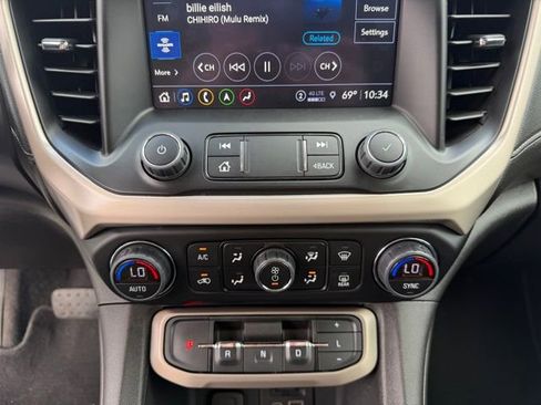 Used 2023 GMC Acadia Denali image 18