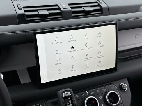 Used 2025 Land Rover Defender 110 S image 33