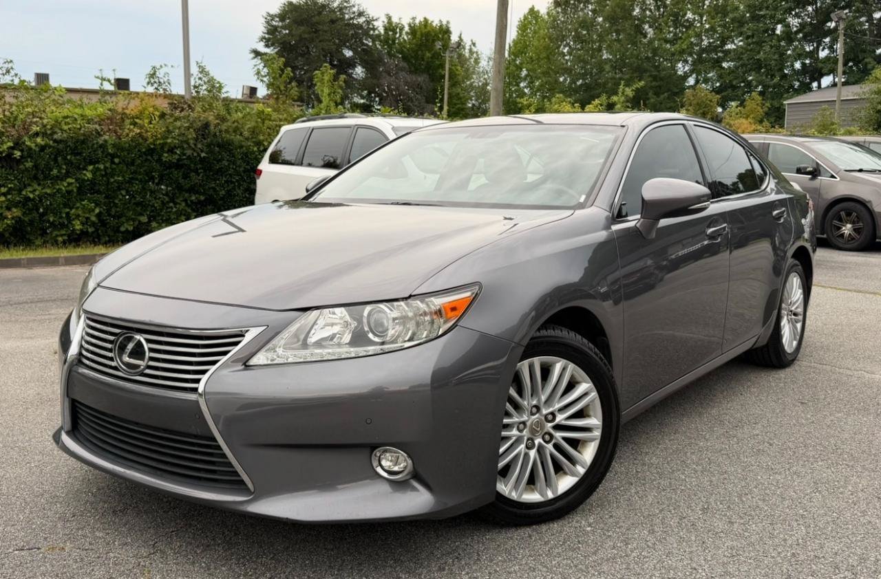 Used 2014 Lexus ES 350 w/ Luxury Package FWD image 3