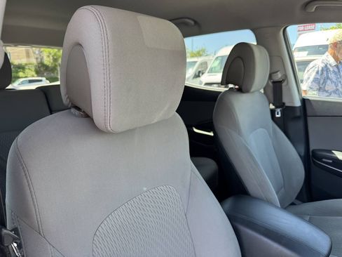 Used 2018 Hyundai Santa Fe Sport FWD image 15