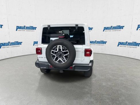 Used 2025 Jeep Wrangler Unlimited Sahara AWD/4WD image 10