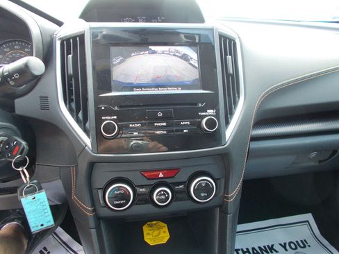 Used 2022 Subaru Crosstrek 2.0i Premium AWD/4WD image 16