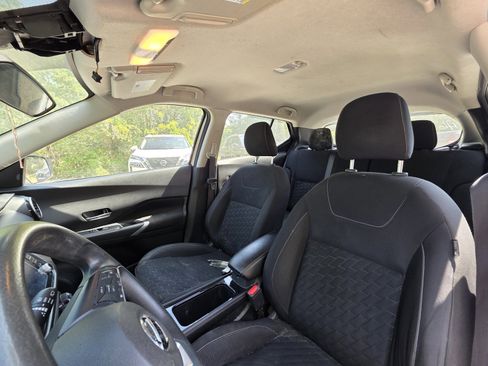 Used 2021 Nissan Kicks SV image 10