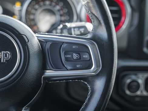 Used 2021 Jeep Wrangler Unlimited Sahara image 39