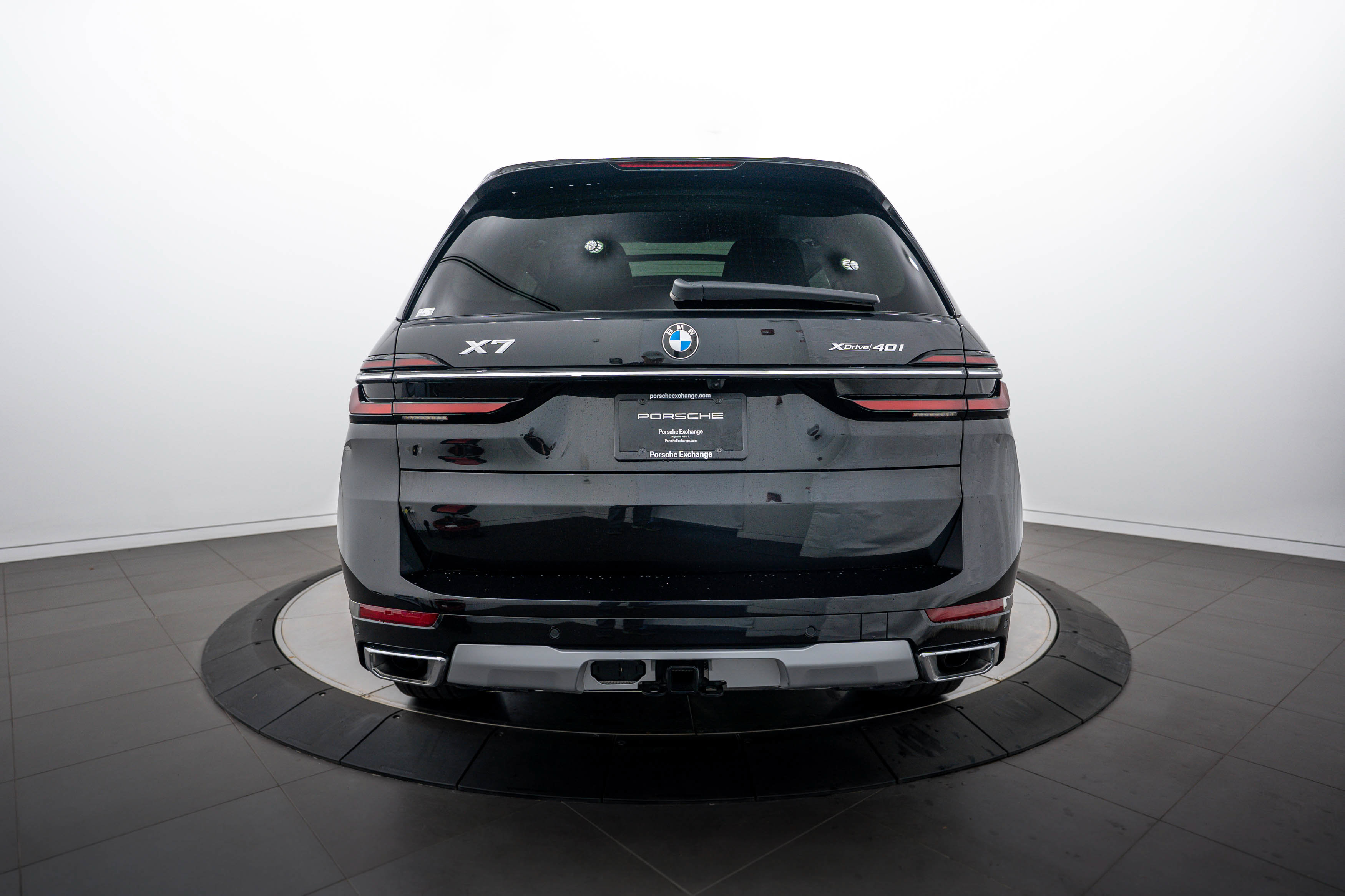 Used 2025 BMW X7 xDrive40i w/ Premium Package AWD/4WD image 6