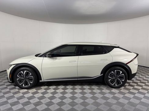 Used 2024 Kia EV6 Light RWD image 10