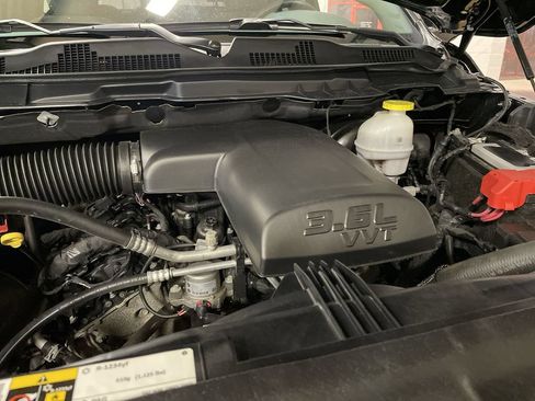 Used 2024 RAM 1500 Classic SLT AWD/4WD image 26