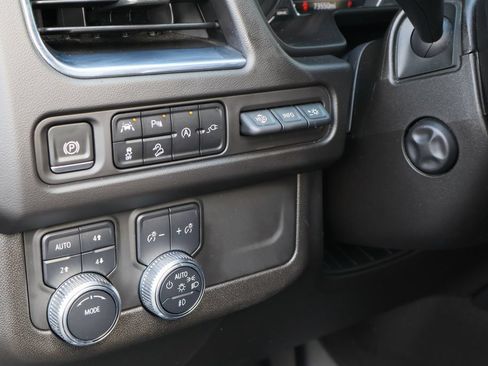 Used 2021 GMC Yukon AT4 w/ Rear Media and Nav Package AWD/4WD image 13