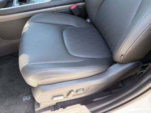 New 2026 Kia Carnival FWD image 18