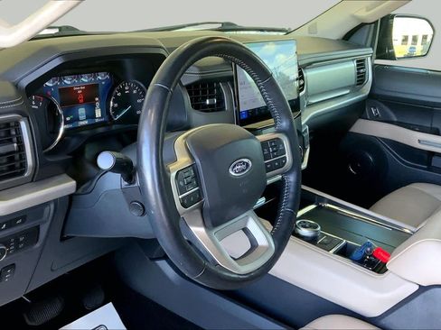 Used 2022 Ford Expedition XLT RWD image 17