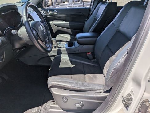 Used 2021 Jeep Grand Cherokee Laredo X RWD image 14