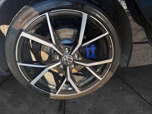 Used 2024 Volkswagen Golf R image 34